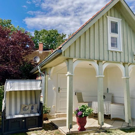 Kleines Haus Am Hafen - Ruhig Und Gruen Am Ortsrand Vila Prerow Exterior foto