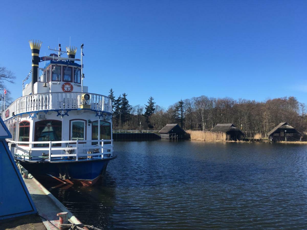 Kleines Haus Am Hafen - Ruhig Und Gruen Am Ortsrand Vila Prerow Exterior foto