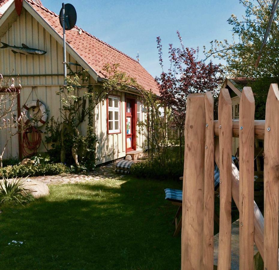 Kleines Haus Am Hafen - Ruhig Und Gruen Am Ortsrand Vila Prerow Exterior foto